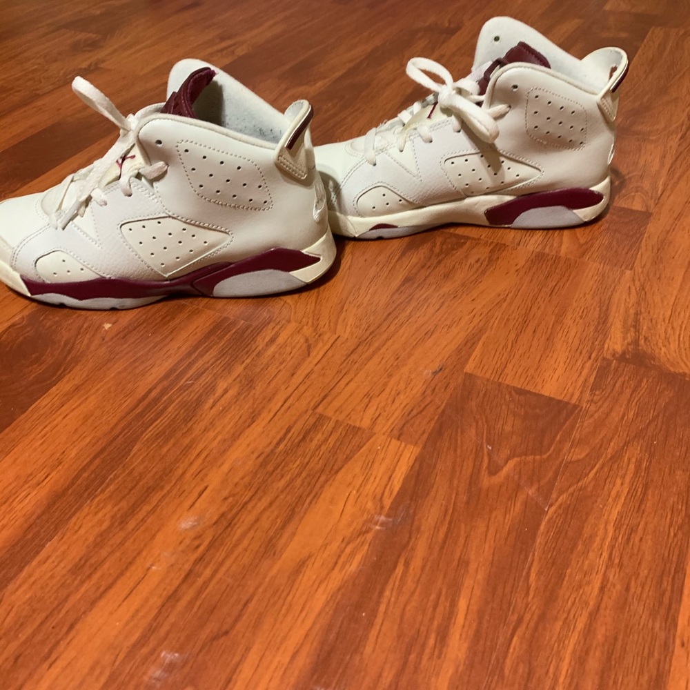 Jordan 6 maroons